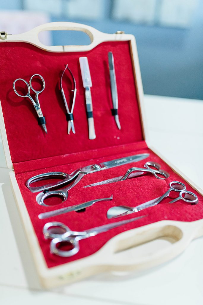 scissor sewing kit